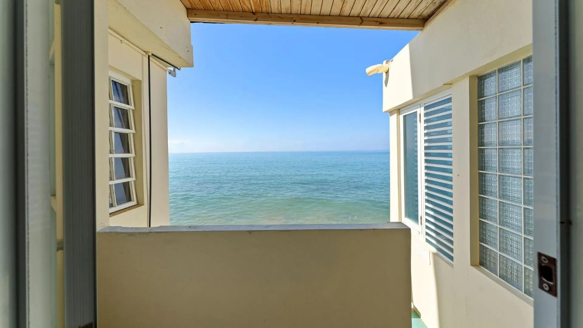 Aileen Beach House اناسكو 0*,